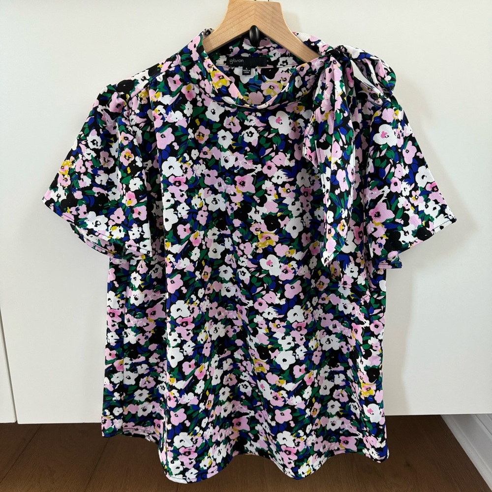 Gibson blouse with side shoulder bow tie | size L